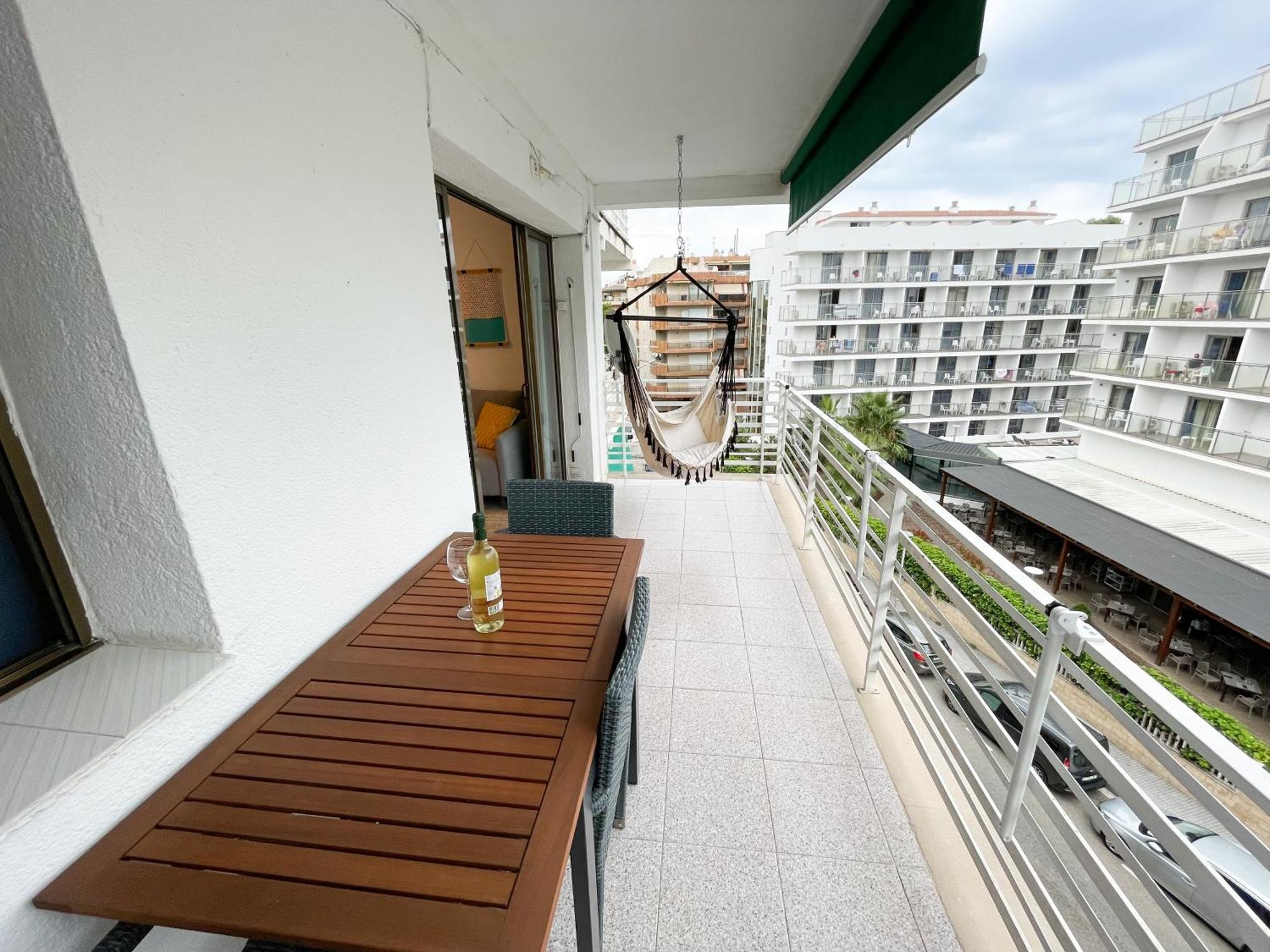 Apartment Stylish 200m From The Salou